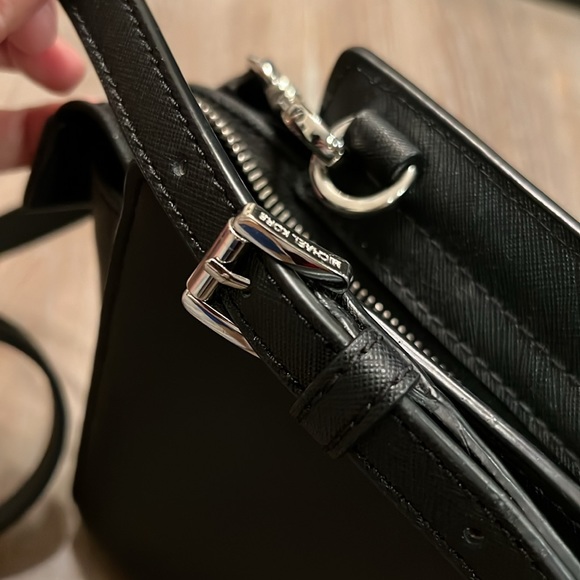 Micheal Kors studded shoulder bag - Picture 7 of 7